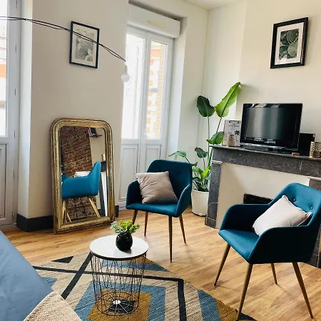 Climatise Avec Balcon Et Parking Prive Apartment